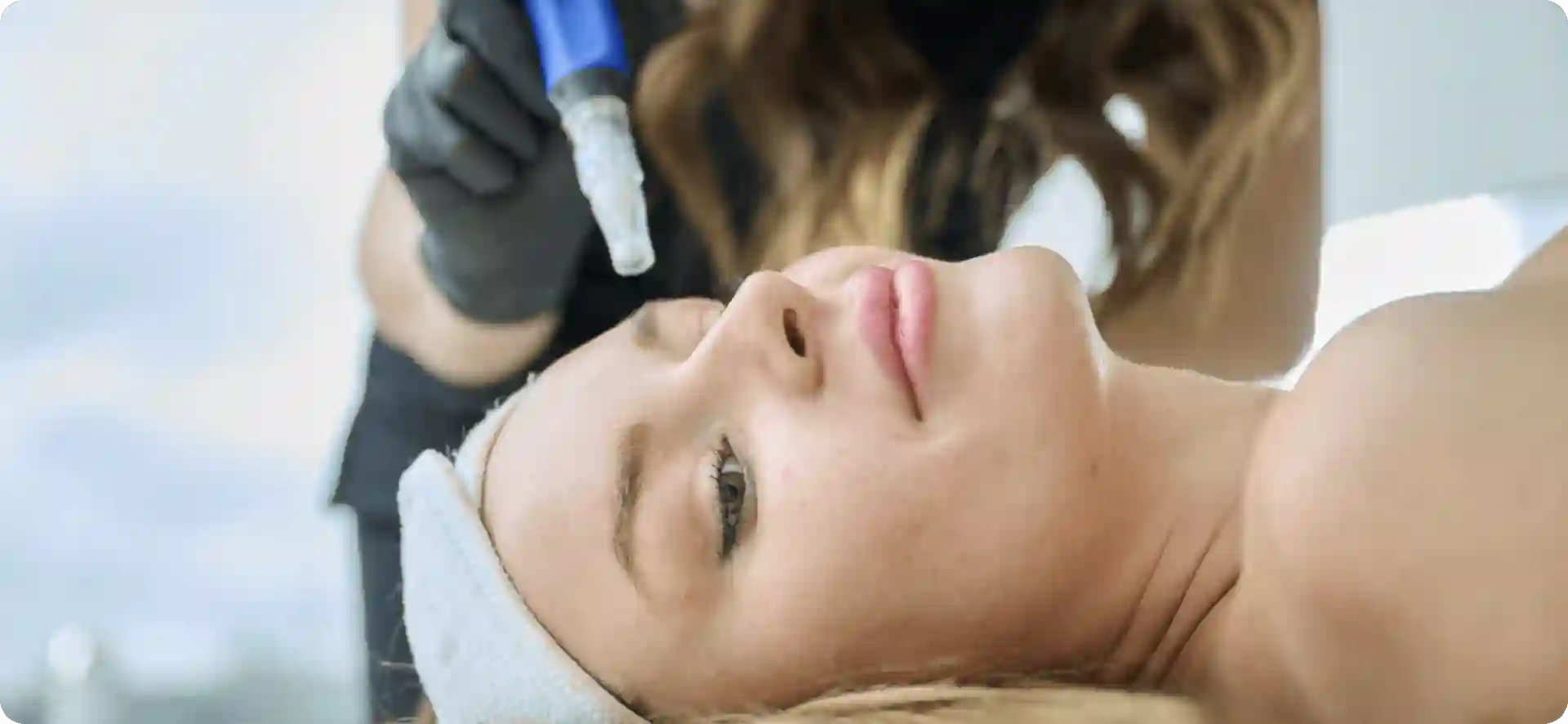 How Do Microneedles Trigger New Collagen and Elastin in Loose Skin Oxfordshire?
